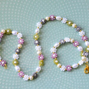 Pearl flower necklace beaded, daisy necklace choker, colorful necklace gold, freshwater pearl necklace dainty, birthday gift for girlfriend