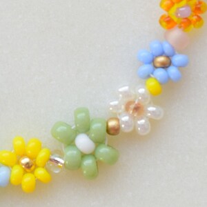 Colorful beaded bracelet for women, flower bracelet, daisy chain, gift for teenager niece, pastel colors, daisy bracelet, Mothers day gift image 6