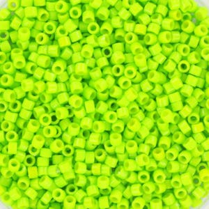 Miyuki Delica beads duracoat opaque dyed kiwi green, 5g 11/0 color DB 2121, cylindrical beads, Miyuki opaque bright green DB2121