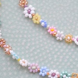 Beaded flower necklace for women, daisy chain, colorful necklace dainty, Mothers Day gift, birthday gift for best friend, gift for daughter image 5