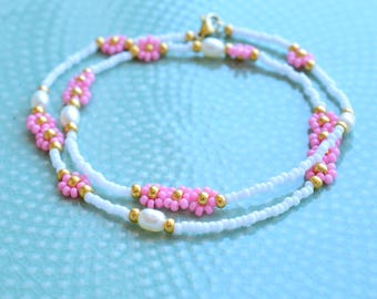 Pink beaded necklace with pearls, daisy necklace, pearl necklace, bridesmaid gift, choker pearl, boho necklace, birthday gift for girlfriend