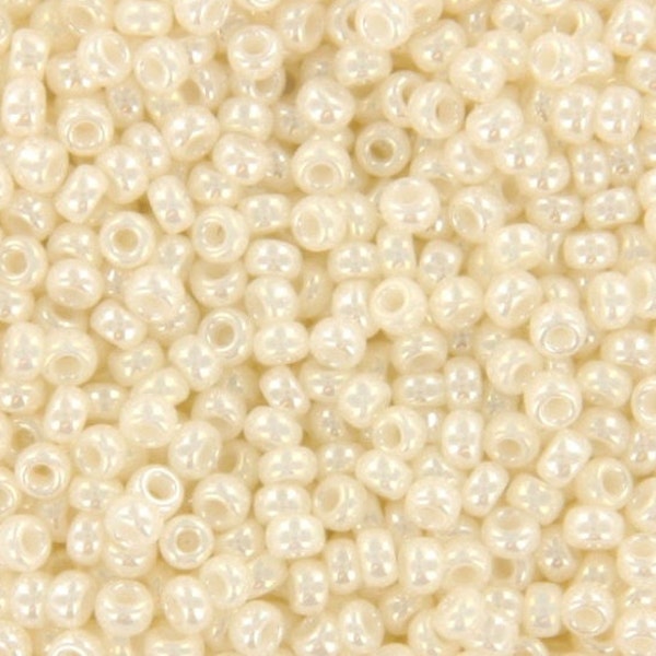 Cuentas de semillas Miyuki 11/0, perla de marfil antigua de Ceilán 592, cuentas japonesas de 10 g, cuentas de crema, tamaño 2 mm, cuentas blancas, crema ligera brillante Miyuki