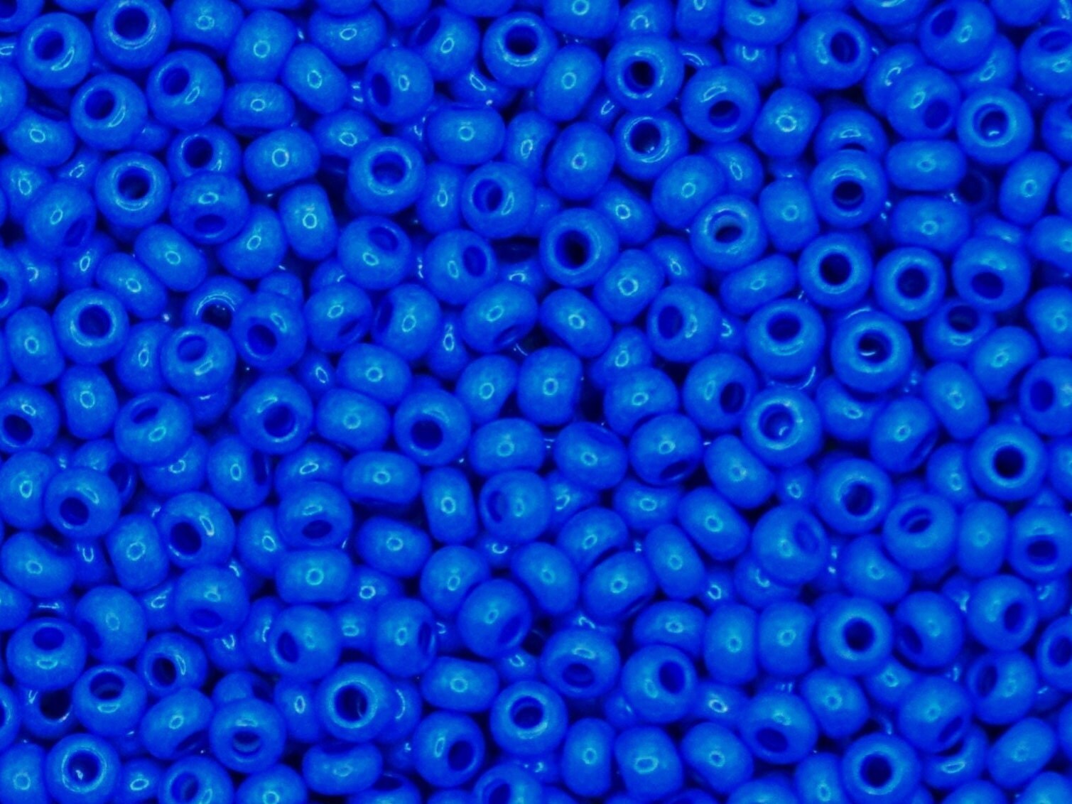 Preciosa Ornela 8/0 Blue Intensive Dyed Chalkwhite 16A38 20g, Dark 