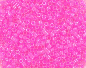 Cuentas Miyuki Delica luminosas de algodón de azúcar, 5 g, 11/0, color DB 2036, cuentas cilíndricas, cuentas Miyuki rosa, Miyuki rosa neón