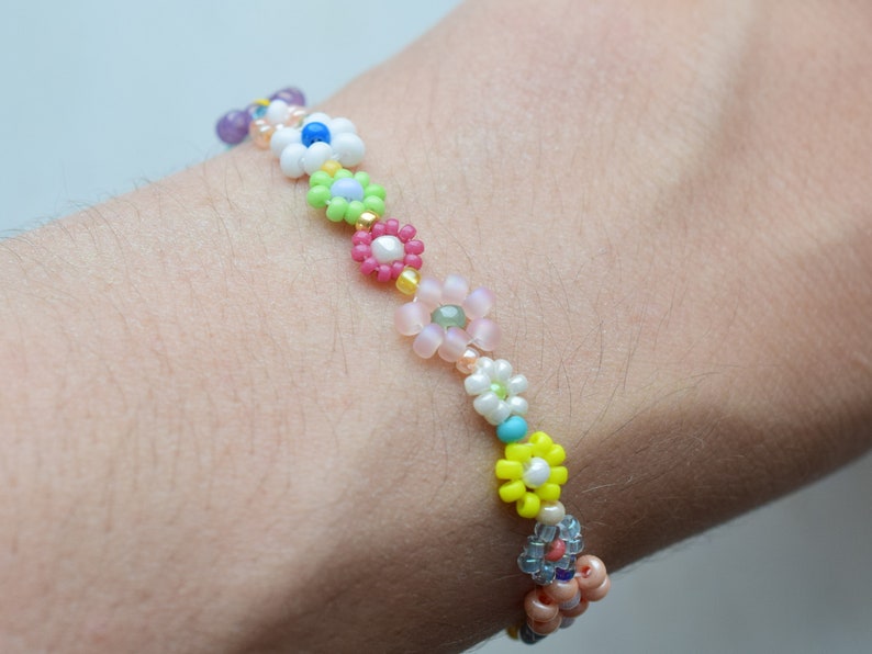 Colorful beaded bracelet, flower girl bracelet, flower jewelry, daisy bracelet, birthday gift for best friend, gift for teenager niece image 2