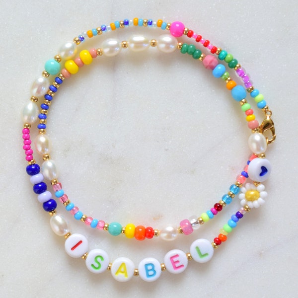 Kette mit Buchstaben Perlen , Bunte Perlenkette boho, Personalisierte Geschenke Mädchen, Geburtstagsgeschenk Schwester, Namenskette Kinder