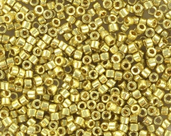 Miyuki Delica Perlen Duracoat galvanisiert blasses Softgold, 5g 11/0 DB 2502, Miyuki Delica light gold, gelbgold, Farbe DB2502