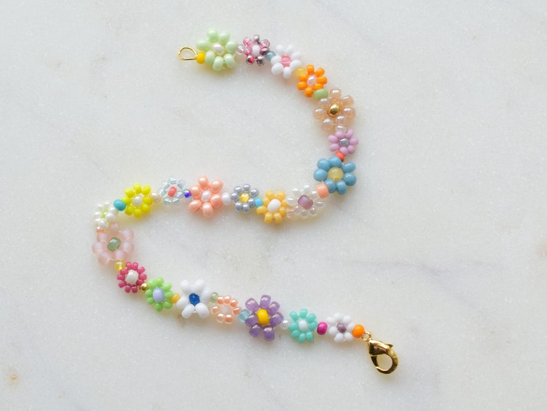 Colorful beaded bracelet, flower girl bracelet, flower jewelry, daisy bracelet, birthday gift for best friend, gift for teenager niece image 4