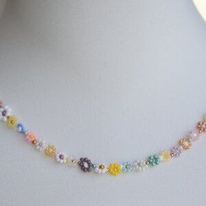 Beaded flower necklace for women, daisy chain, colorful necklace dainty, Mothers Day gift, birthday gift for best friend, gift for daughter image 2