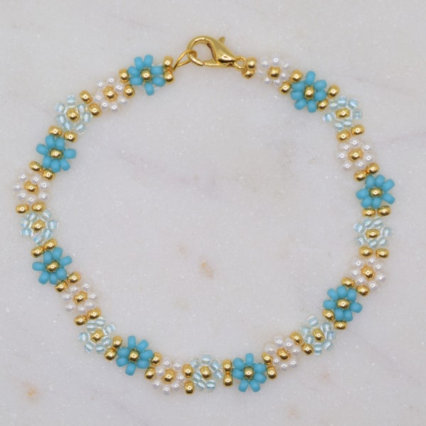 Blue beaded bracelet women, dainty flower bracelet, friendship bracelet, romantic gifts for girlfriend, birthday gift teenage girl jewelry