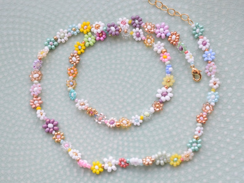 Beaded flower necklace for women, daisy chain, colorful necklace dainty, Mothers Day gift, birthday gift for best friend, gift for daughter image 1