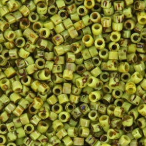 Miyuki Delica Perlen opak picasso chartreuse grün, 5g 11/0 DB2265, Zylinderperlen, marmoriert grün, DB 2265, Delica opak grün