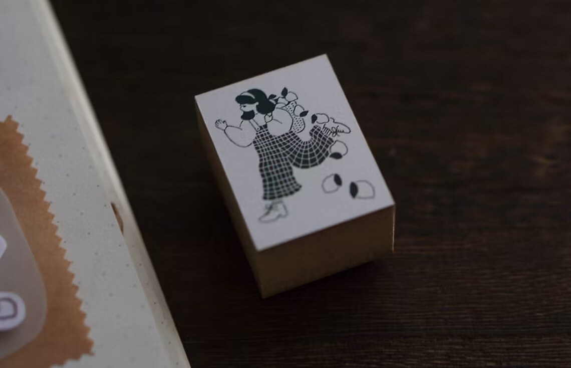 Ivy Snow Rubber Stamp - Lemon Girl