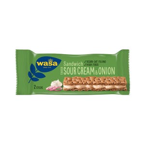 Sándwich de crema agria y cebolla Wasa (37 g), pan integral crujiente con relleno salado, refrigerio saludable