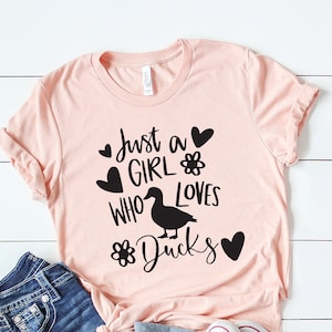 Just A Girl Who Loves Ducks Shirt, Ducks T-shirt, Animal Lover Shirt , Duck Mom Shirt, Cute Ducks Shirt, Funny Farmer Shirt, Ducks Lover Tee