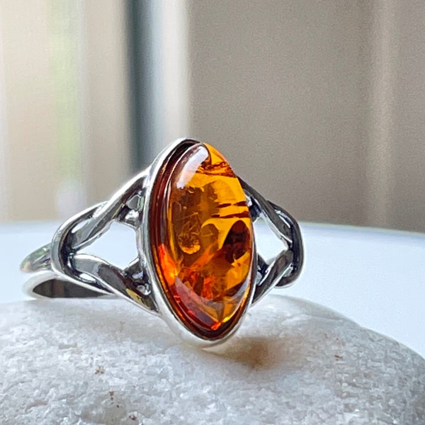 Natural Baltic Cognac Amber Ring, Best Gift For Her, Amber Jewelry, 925 Sterling Silver Ring, Statement Jewelry,Statement Ring,Gemstone Ring