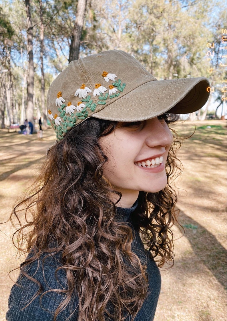 Chapeau brodé à la main, casquette en jean brodée florale, chapeau vintage pour femme, casquette de baseball brodée, cadeau d'anniversaire, cadeau pour femme image 4