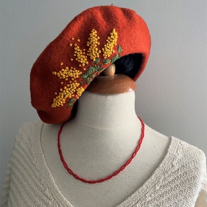 Béret français fleuri 100 % laine brodé à la main, chapeau brodé personnalisé, béret pour femme, béret brodé, cadeau pour femme, Saint-Valentin image 4