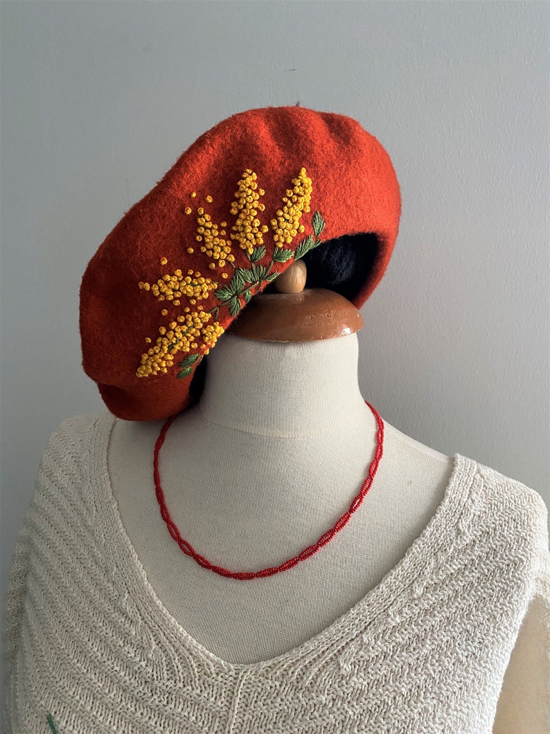 Béret français fleuri 100 % laine brodé à la main, chapeau brodé personnalisé, béret pour femme, béret brodé, cadeau pour femme, Saint-Valentin image 4