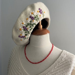 Béret français fleuri 100 % laine brodé à la main, chapeau brodé personnalisé, béret pour femme, béret brodé, cadeau pour femme, Saint-Valentin image 5