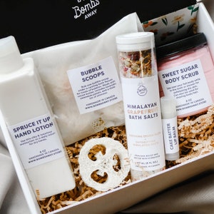 The Exclusive Self Care Box | Bath Gift Set for Women | FREE SHIPPING | Bath Salt | Body Scrub | Lip Balm | Bubble Scoops | Lotion | Loofa