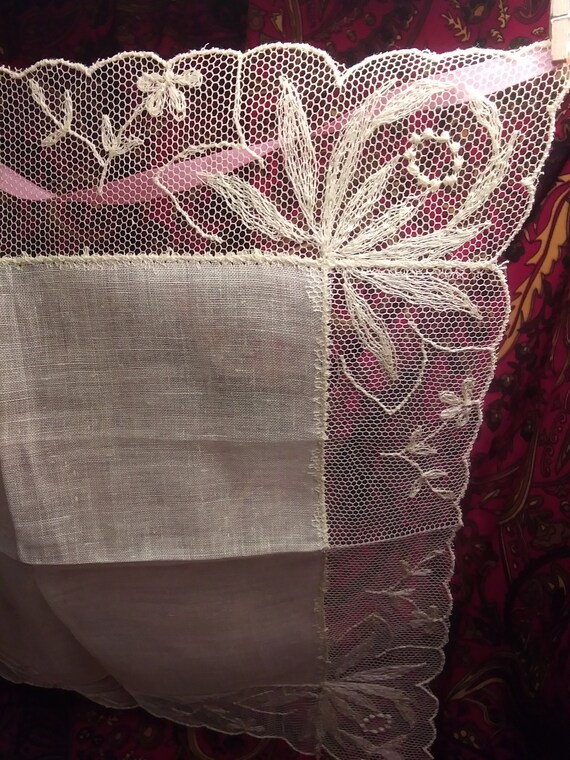 Antique lace linen antique woman's handkerchief - image 4