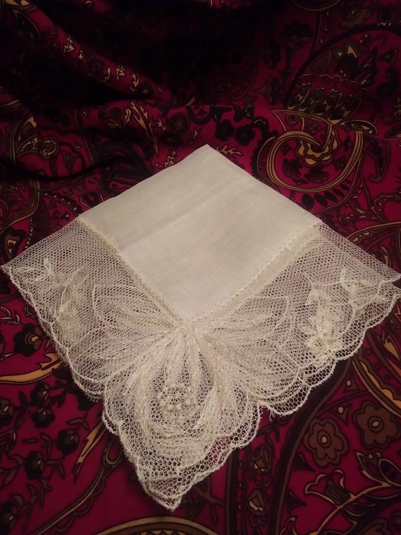 Antique lace linen antique woman's handkerchief - image 1