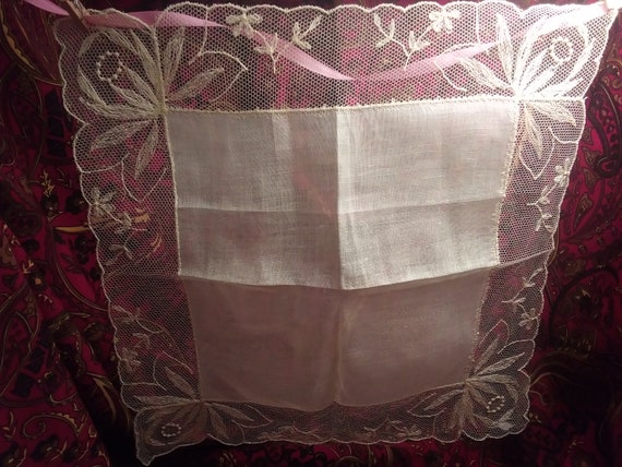 Antique lace linen antique woman's handkerchief - image 3