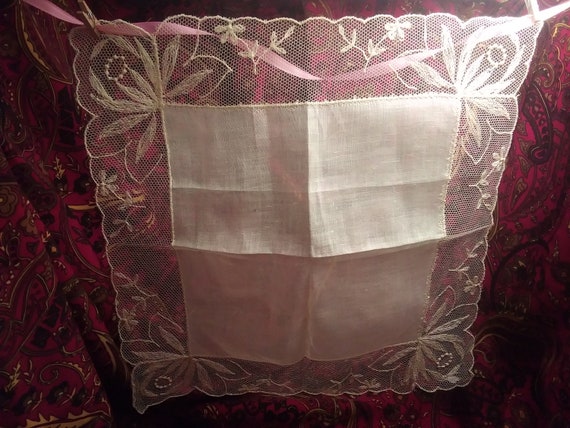 Antique lace linen antique woman's handkerchief - image 2
