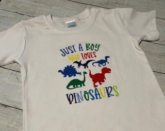 Das Lieblingsdinosaurier-Shirt deines Kindes. Verschiedene Farben und Größen