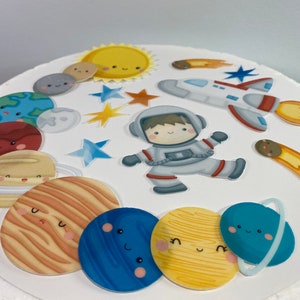Essbare Space Cake Toppers - Vorgeschnittene Planeten, Astronaut, Rakete und Sterne Dekorationen, Galaxie und Sonnensystem Party Cupcake Toppers