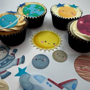 Pianeti e stelle commestibili pretagliati - decorazione per torta di compleanno. Decorazioni di compleanno con carta da ostia e spazio