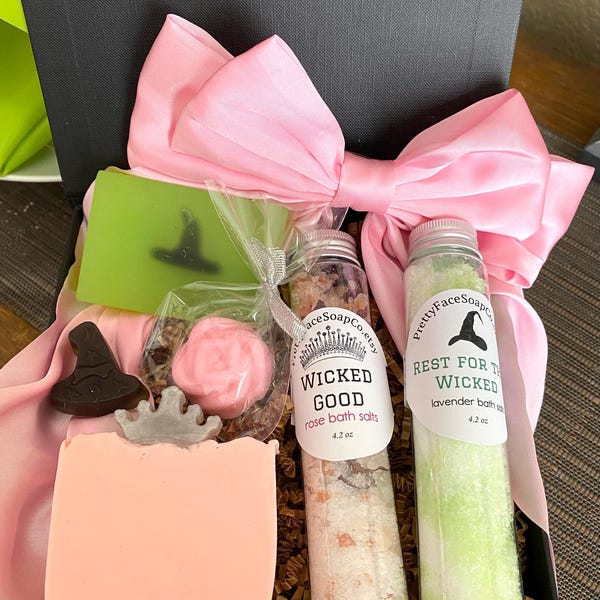 Wicked Gift Box| Good witch soap | Gift for teen girl | Bath gift for tween | Wicked witch | Spa Gift for girl | Soaps Salts Hair Bow