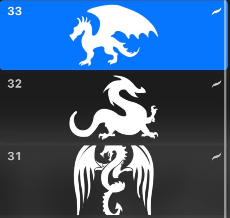 Puede incluir: Tres siluetas de dragones blancos sobre un fondo azul y negro. El drag&oacute;n de arriba est&aacute; mirando hacia la derecha con las alas extendidas. El drag&oacute;n del medio est&aacute; mirando hacia la derecha con la cola enroscada. El drag&oacute;n de abajo est&aacute; mirando hacia la derecha con las alas extendidas y la cola enroscada.