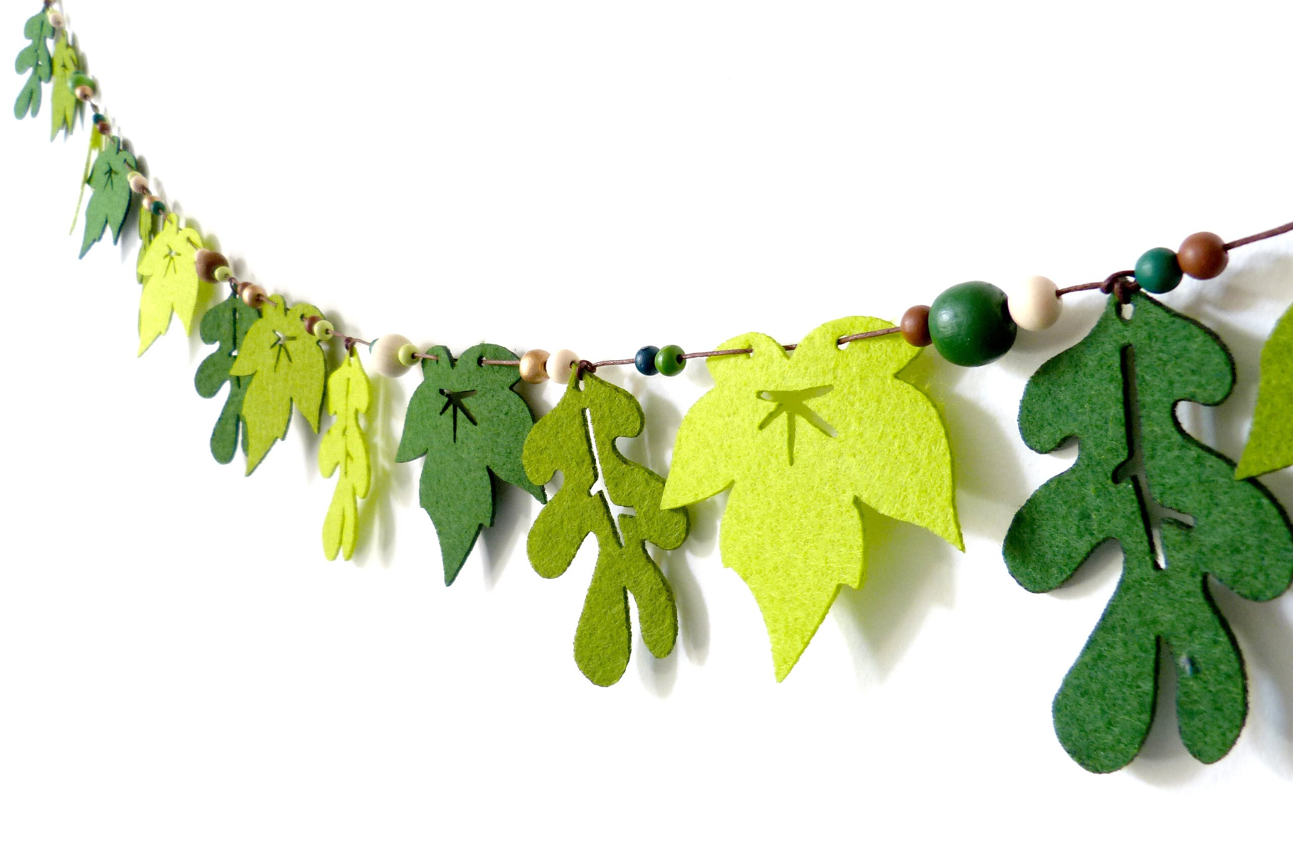 Guirlande Forêt Perles de Bois et Feuilles en Feutrine