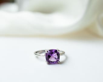 Anillo delicado de amatista - Gema minimalista de plata de ley