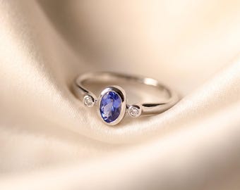 Oval Tanzanite Sterling Silver Ring, Minimalist Blue Gemstone Jewelry