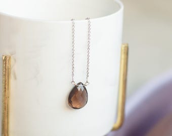 Delicata collana in quarzo fumé, ciondolo in argento sterling 925