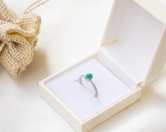 Dainty Oval Emerald Ring – Sterling Silver, May Birthstone