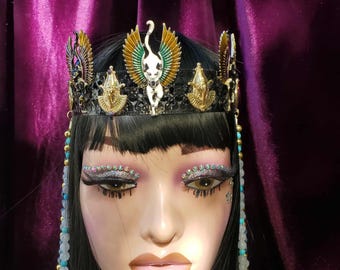 Corona de Bastet, la diosa gata de Egipto. Mística, mágica, profunda, oscura y secreta.