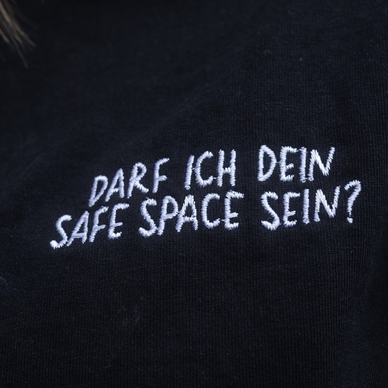 T-Shirt Safe Space Sarah Ida Bild 2