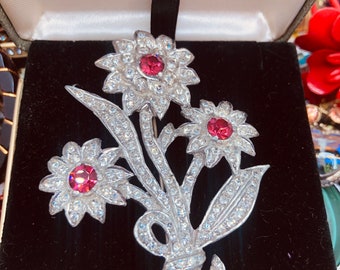 Art deco vintage brooch