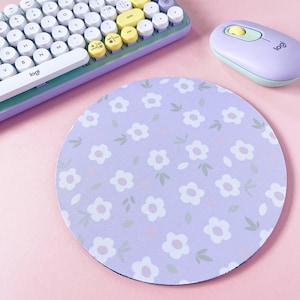Lilac Floral Mouse Mat, Cute Flower Mouse Pad, Circle Mouse Mat, Office Accessories, Gamer Gifts, Premium Thick 5mm Desk Mat