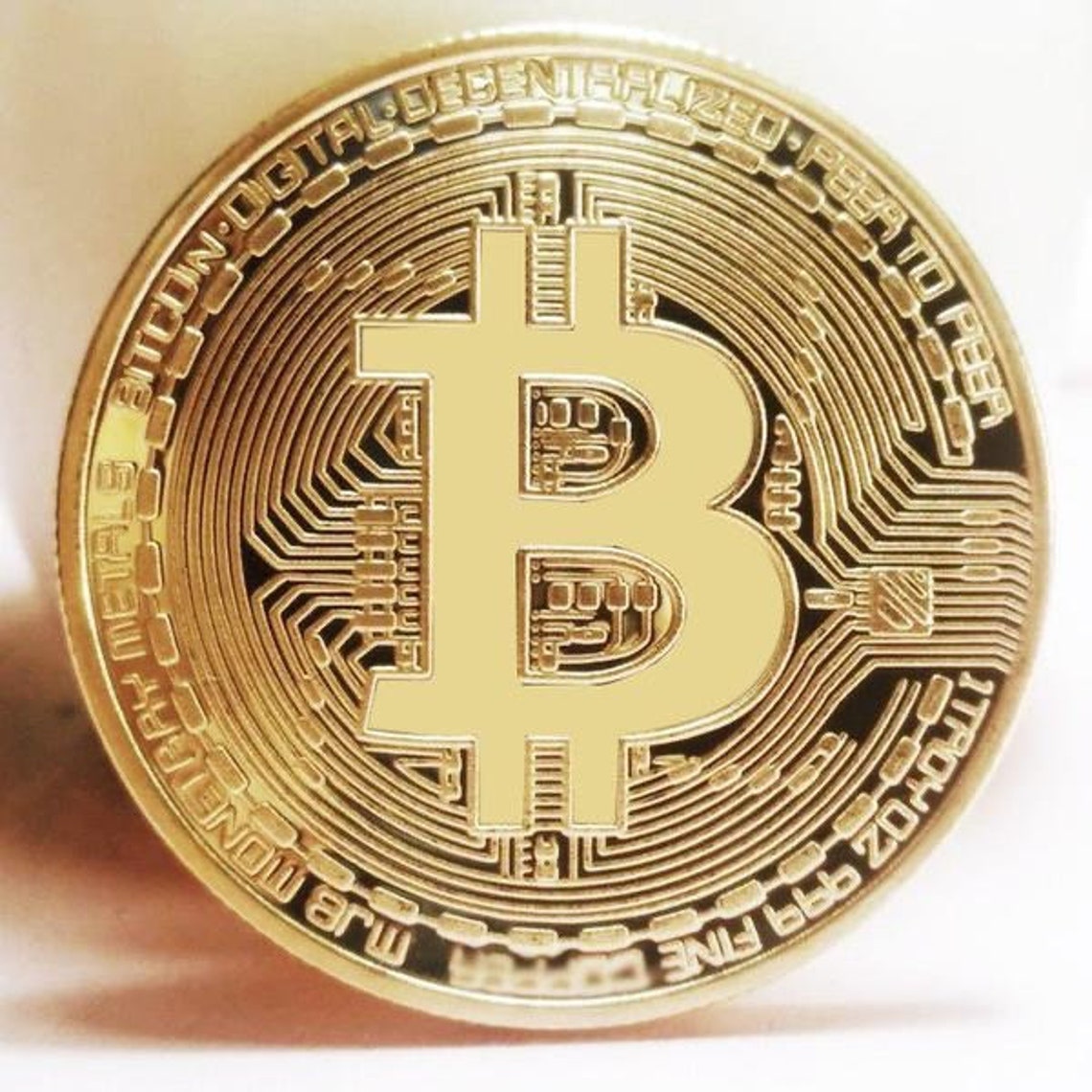 Gold Plated Bitcoin Commemorative Coin Gold Plated Bitcoin Collectible Coin  - Blockchain Commemorative Token, Silver Dollar Size 2013 Physical