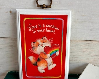 Vintage Hallmark Orange Calico Cat Rainbow Heart Plaque – “Love is a rainbow” Saying