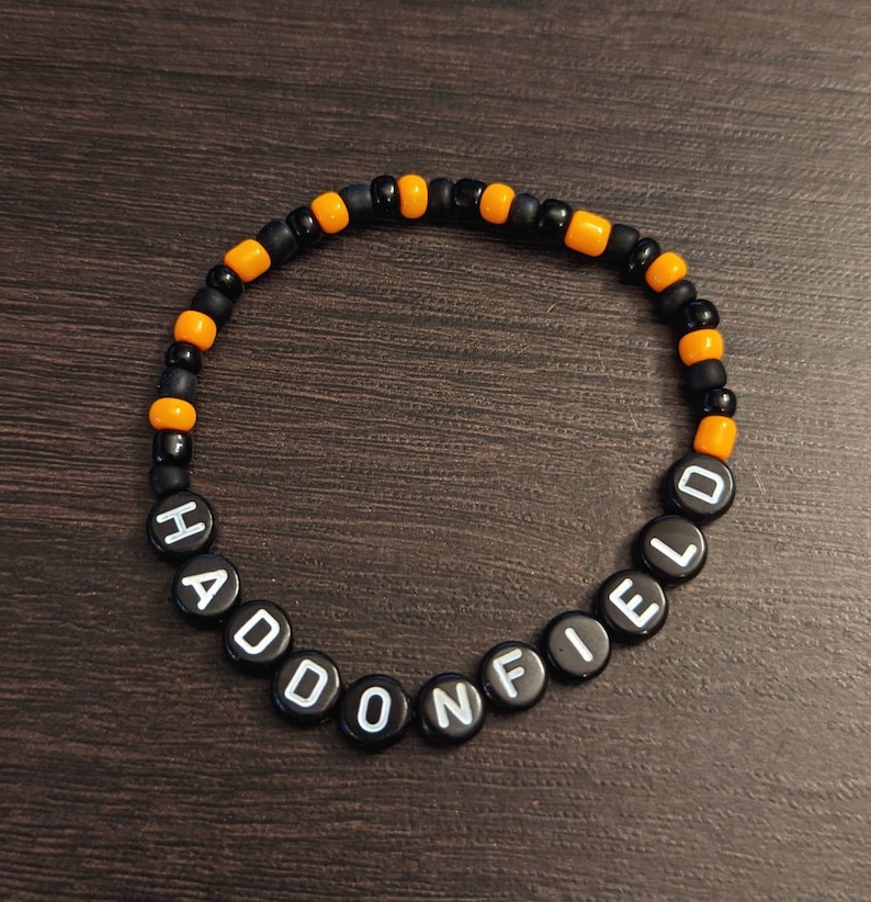 Haddonfield Lettering HADDONFIELD | Michael Myers | Halloween Movie Beaded Bracelet - Etsy