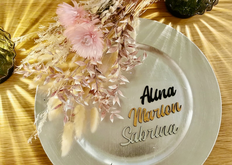 Tarjetas de lugar para bodas Envío más rápido Nombres de mesa cortados con láser de decoraciones de mesa de madera nombres de invitados nombres personalizados imagen 4