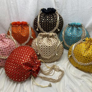 Veel van 100 stuks Indiase potli tas, handborduurwerk, mooie potli tas, trouwtassen voor cadeau, designer potli tassen, handtas, handgemaakte potli tassen