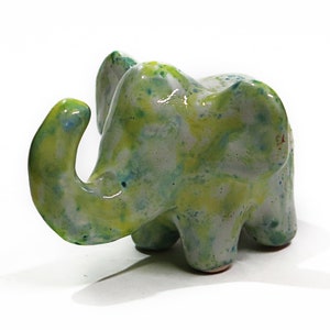 Elefante de cerámica en miniatura - figura coleccionable