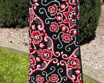 Vintage 1960s 1970s Blanket Tapestry Jacquard wrap skirt red black white OOAK size 2/4/6/8 reversible bohemian Unique stand out small